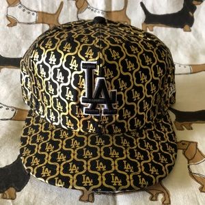 Vintage 2000 Fitted LA Dodgers Baseball Hat Size 7 3/8 58.7CM NEW Stadium Hat 🧢